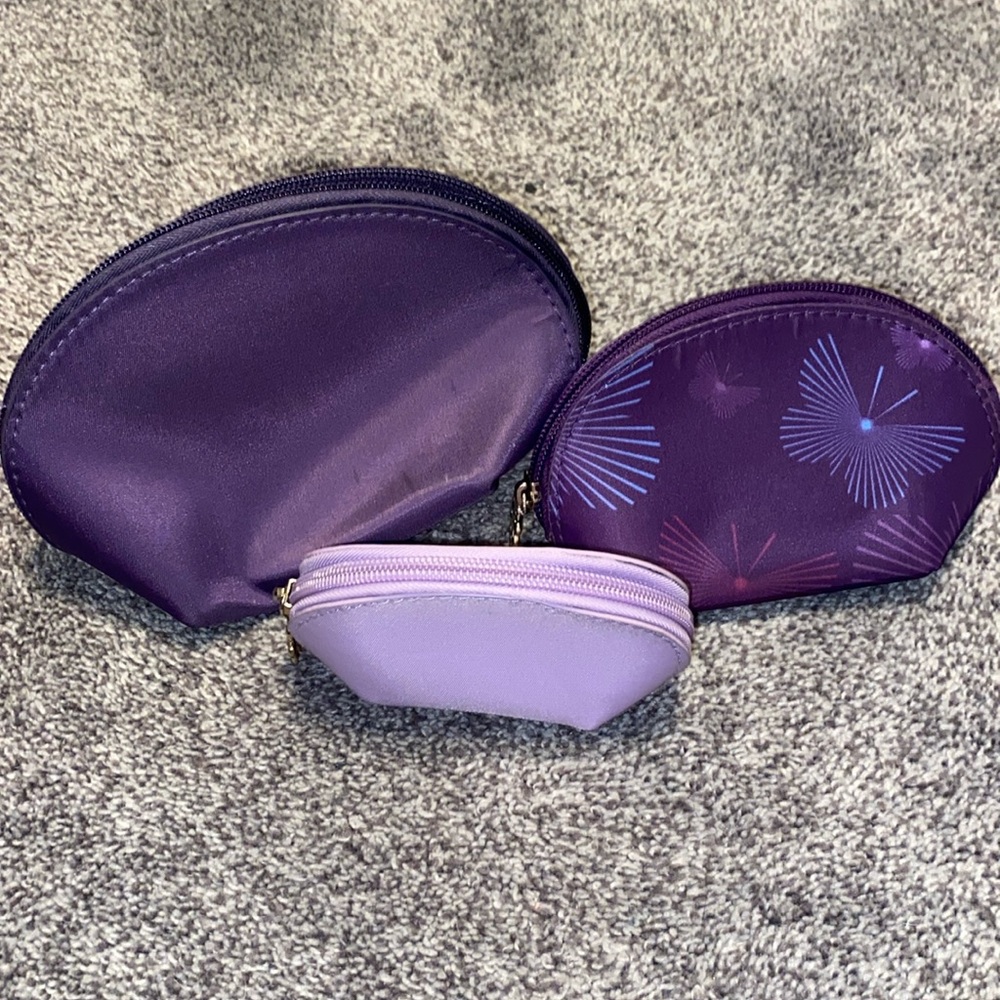 NWOT Avon bag set